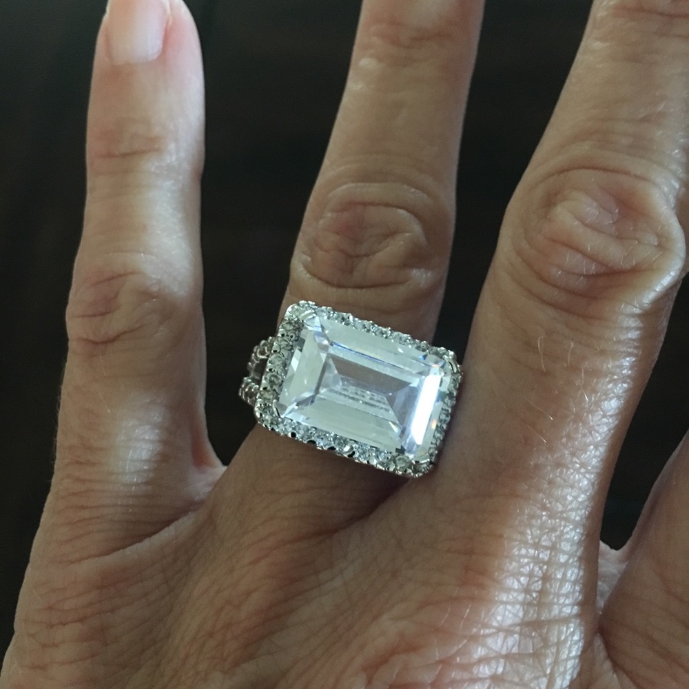 Park Lane Ring “Striking” size 6